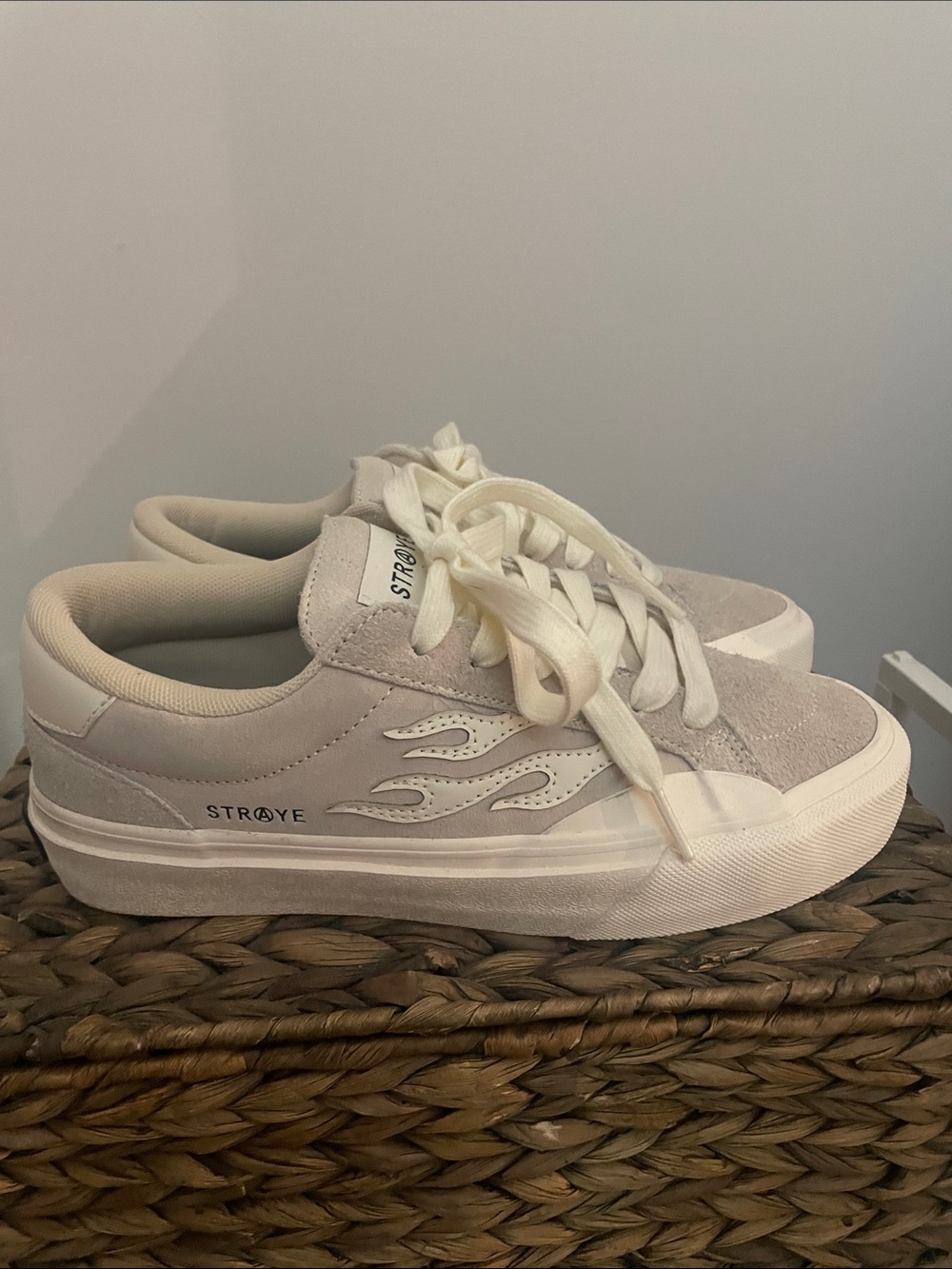 STRAYE Women’s White Suede Flame Low-Top Sneakers